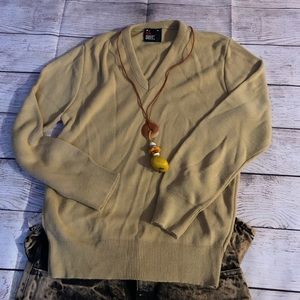Men’s Vintage 80’s Vneck Sweater in Tan